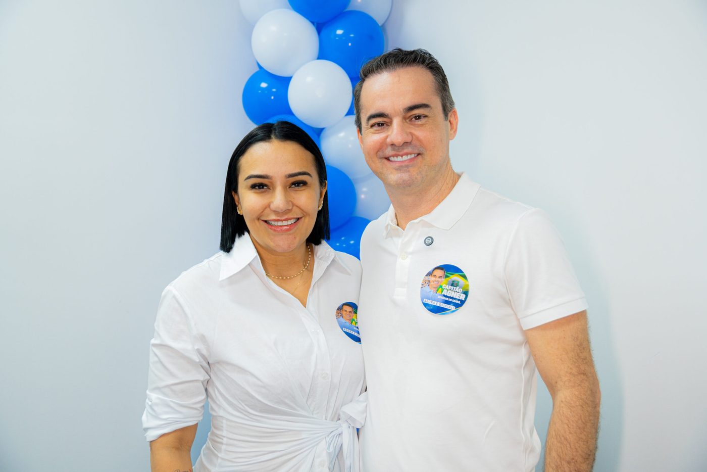 Dayany Bittencourt e Capitão Wagner, sorrindo, em evento